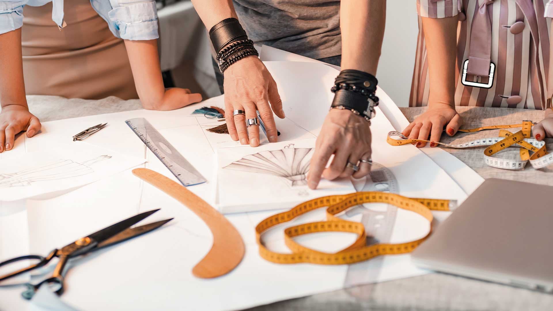 Il made in Italy nel settore fashion rappresenta un vantaggio competitivo di grandissima importanza ed è parte integrante del percorso formativo di questo indirizzo orientato allo sviluppo di capacità strategiche e manageriali.